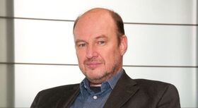 Prof. Dr. Robert Helmrich