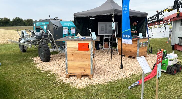 Das Bild zeigt den Messestand des Projektteams FillA.