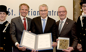 Handwerk Nordrhein-Westfalen verleiht Floriansmedaille an BIBB-Präsident Esser