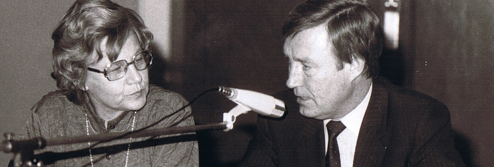 Bundesbildungsministerin Dorothee Wilms mit BIBB-Präsident Hermann Schmidt im Jahr 1982.